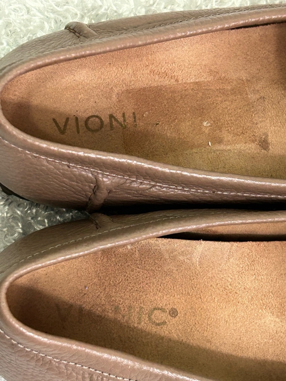 Vionic - Picture 7 of 7